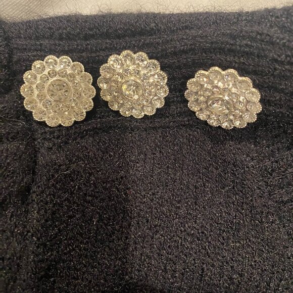 SOFT BLACK JUMPER SWEATER WITH BUTTONS ON THE SHOULDERS. NWT - Picture 6 of 9